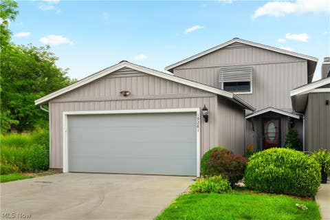 Condo For Sale - 19281 Idlewood Trail<br/> Strongsville, OH 44149