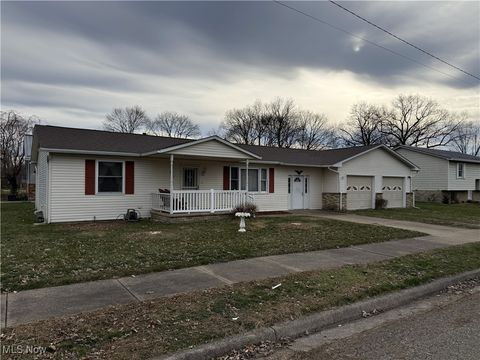 Apartment For Sale - 937 3rd Street<br/> Tuscarawas County, New Philadelphia, OH 44663