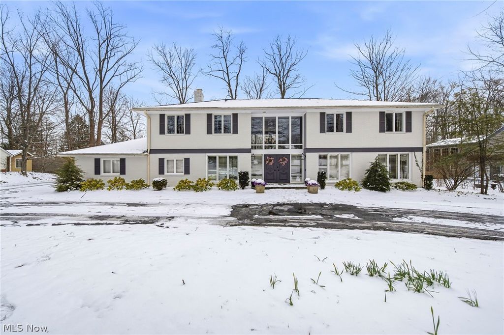 Photo of 28900 Gates Mills Boulevard, Pepper Pike, OH 44124 (MLS # 5194345)