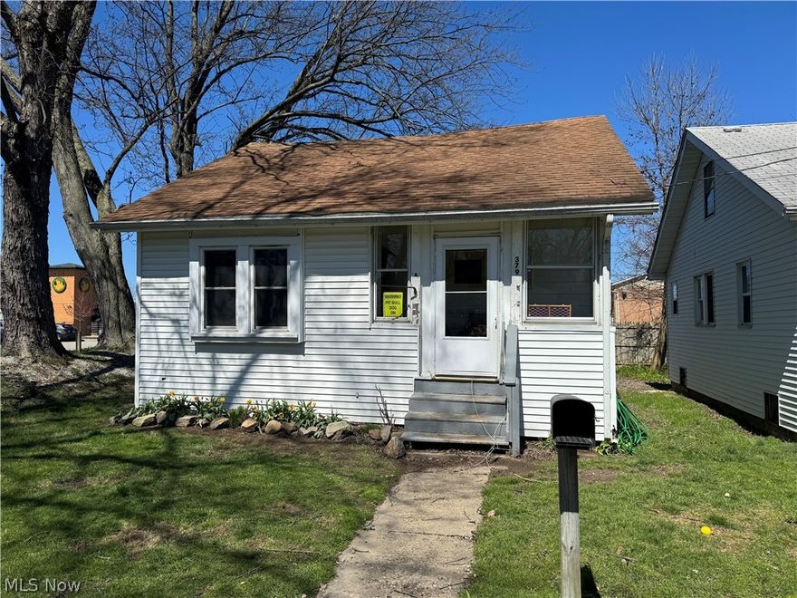 Investor special! Welcome to 379 Lakeside Court. This cozy home is nestled on a quiet and private street that overlooks Summit Lake. With a little TLC and quick updating, this home will be ready to go. Seller also is selling 377 Lakeside Court and would like to sell as a package. Call to schedule your private showing today.