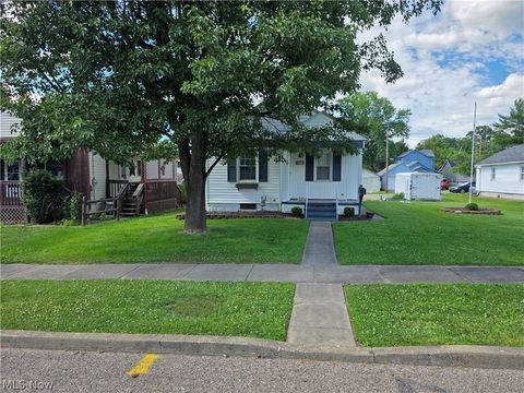 Tiny photo for 415 Winton Avenue, Zanesville, OH 43701 (MLS # 5221350)