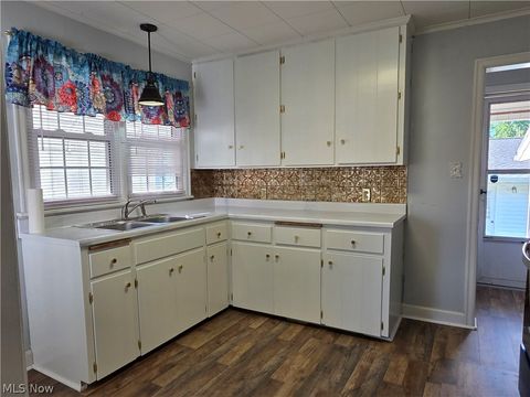 Tiny photo for 415 Winton Avenue, Zanesville, OH 43701 (MLS # 5221350)