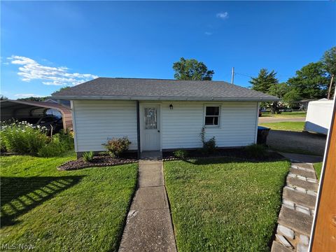 Tiny photo for 415 Winton Avenue, Zanesville, OH 43701 (MLS # 5221350)