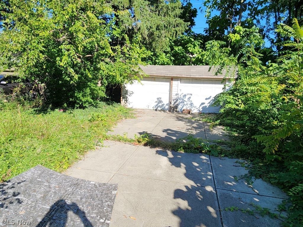 3359 E 145th Street