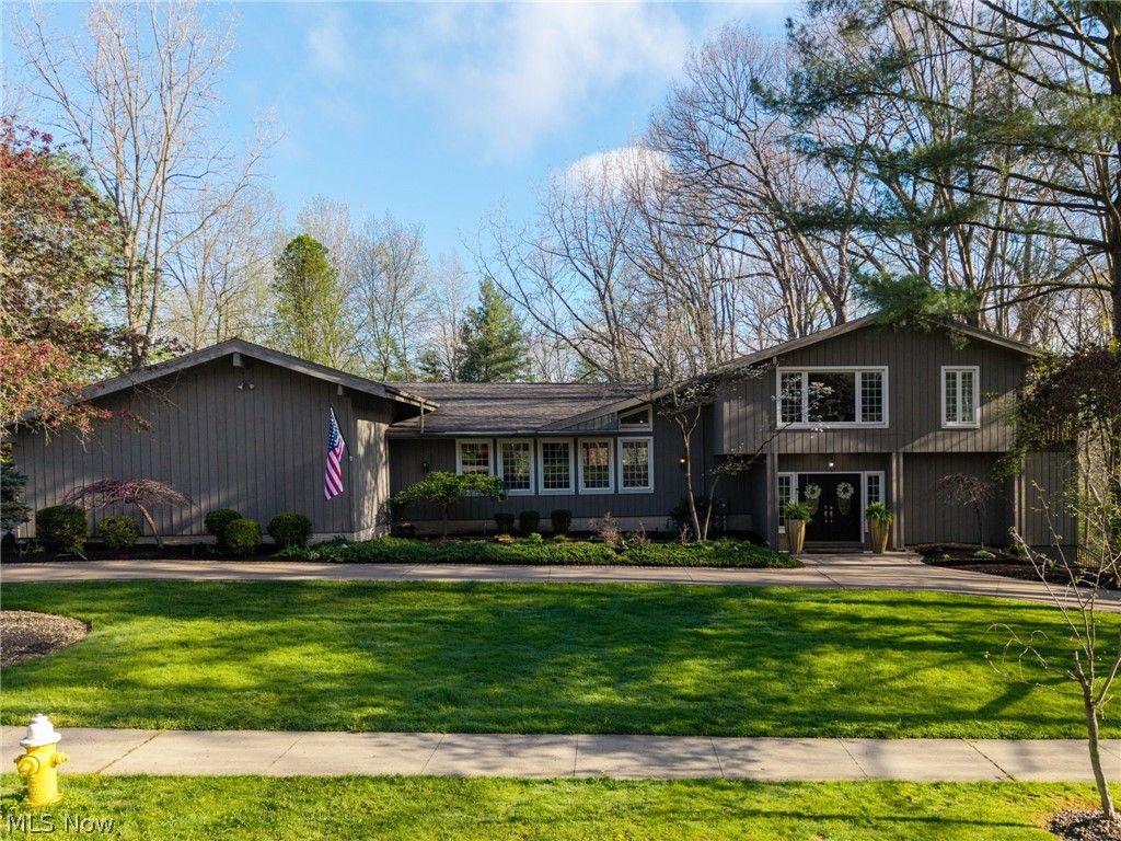 Photo of 631 Rocky Hollow Drive, Akron, OH 44313 (MLS # 5209363)