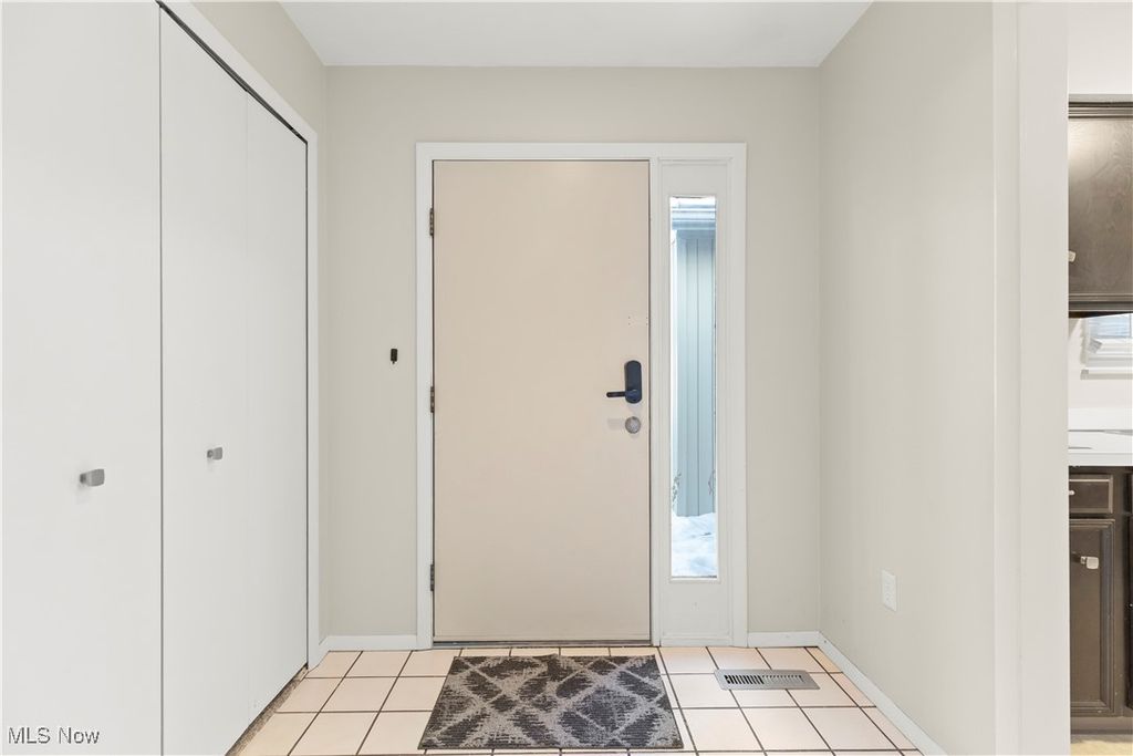 Photo of 19341 Idlewood Trail, Strongsville, OH 44149 (MLS # 5181648)