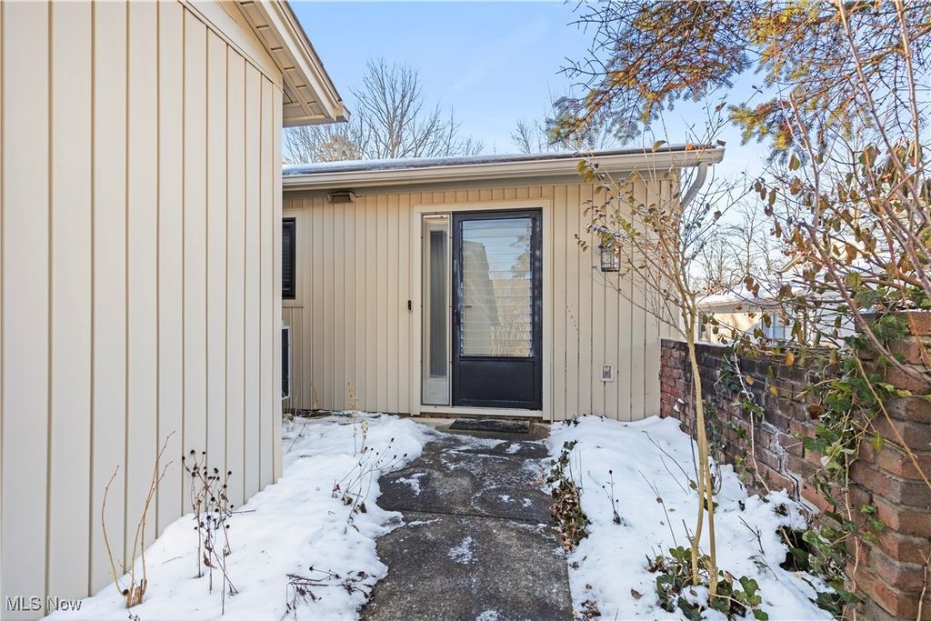 Photo of 19341 Idlewood Trail, Strongsville, OH 44149 (MLS # 5181648)