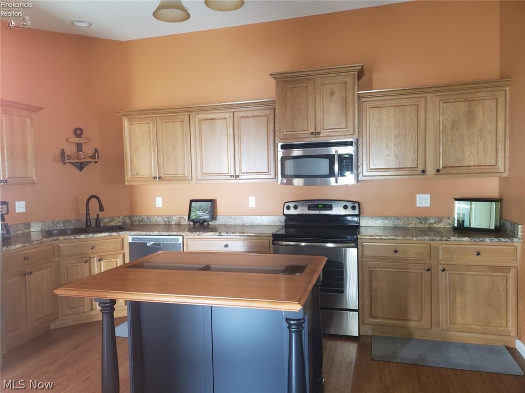 Grassland Circle 2 Meadows Con - Residential