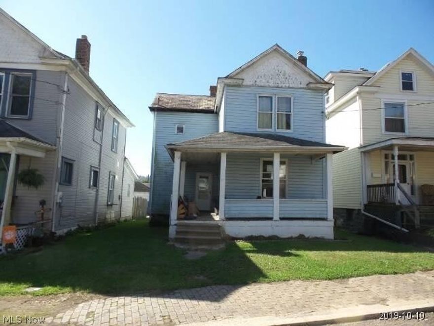 612 15th St is a 1,168 square foot house on a 3,615 square foot lot with 3 bedrooms and 1 bathroom with an assessed value of $37,800. Schools nearby are Daw Elementary School and Wellsville Jr. Sr. High.