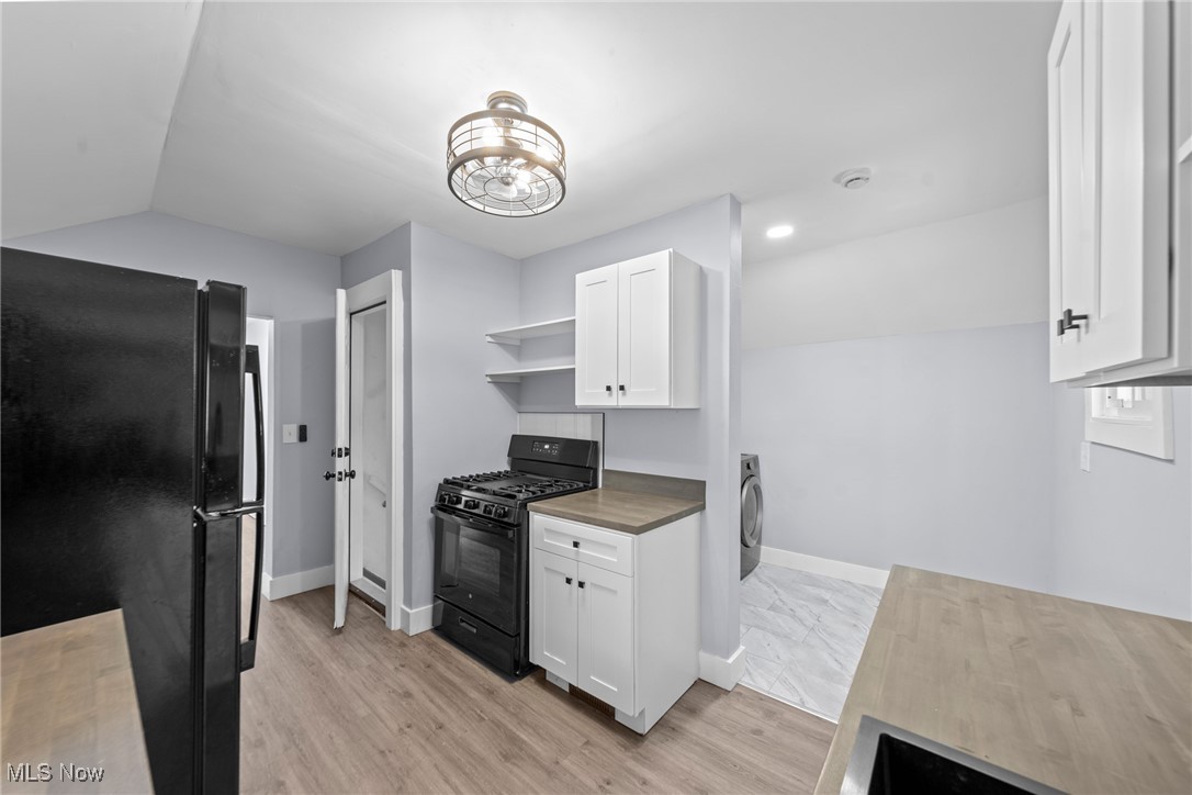 Cleveland, Ohio 44113, United States, 2 Bedrooms Bedrooms, ,1 BathroomBathrooms,Residential,Active,169130