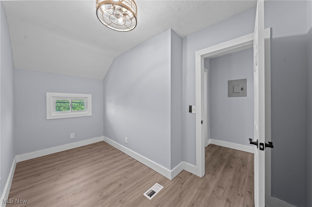 Cleveland, Ohio 44113, United States, 2 Bedrooms Bedrooms, ,1 BathroomBathrooms,Residential,Active,169130