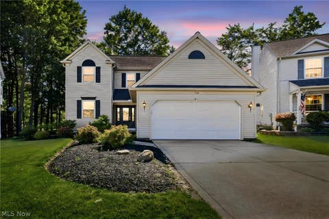 Photo of 116 Woodbridge Crossing Xing, Chardon, OH 44024 (MLS # 5222033)