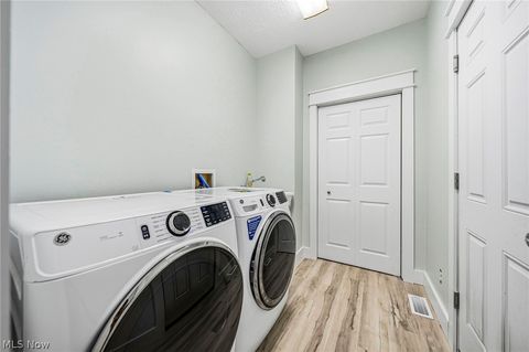 Tiny photo for 116 Woodbridge Crossing Xing, Chardon, OH 44024 (MLS # 5222033)