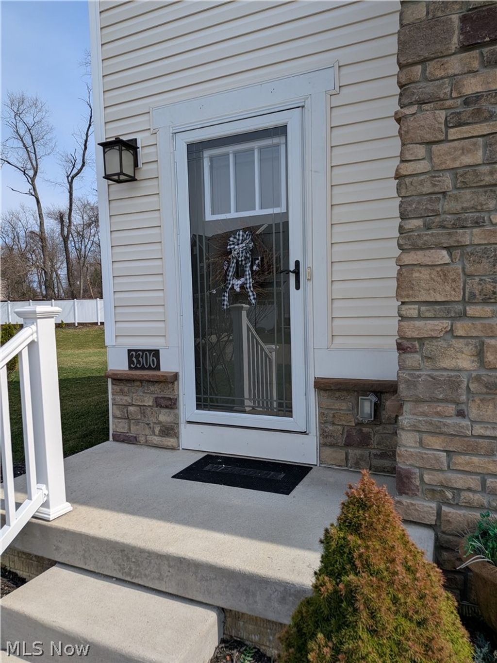 Photo of 3306 Jackson Park Drive NW, Massillon, OH 44646 (MLS # 5193498)