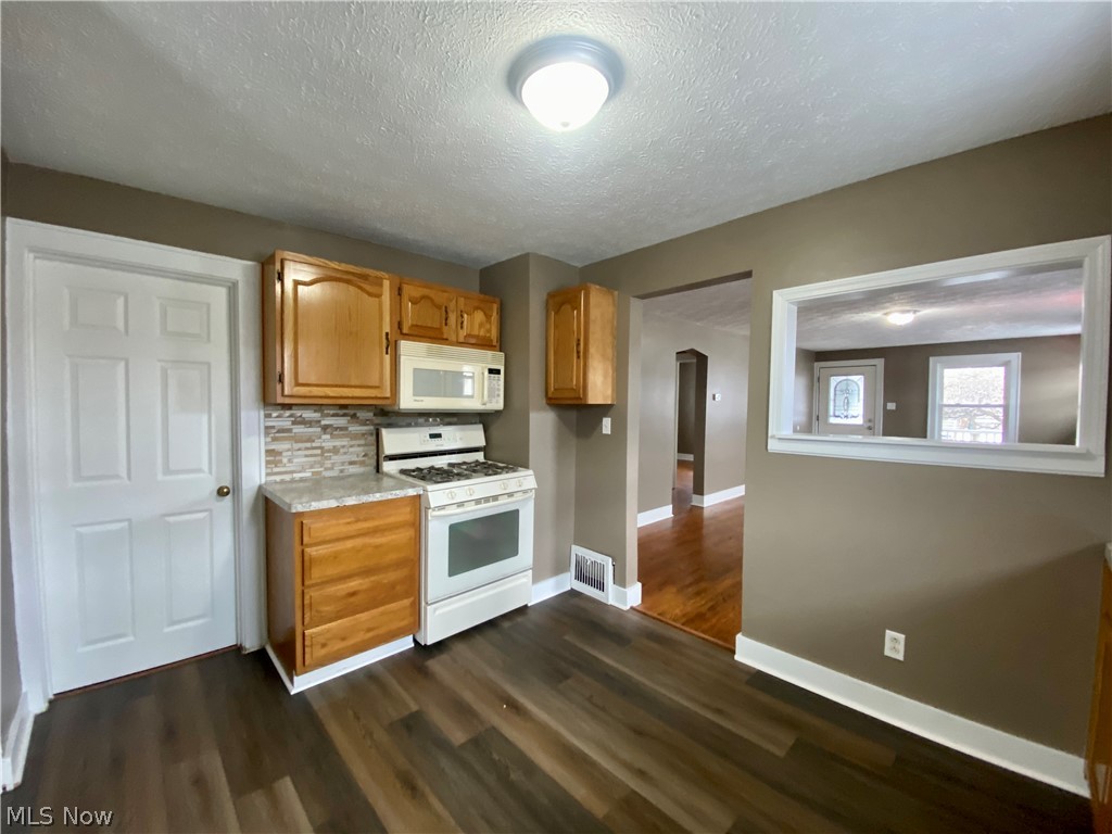 Dye & Allen - Residential Lease