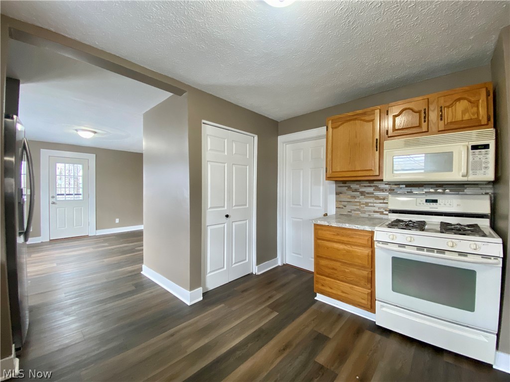 Dye & Allen - Residential Lease