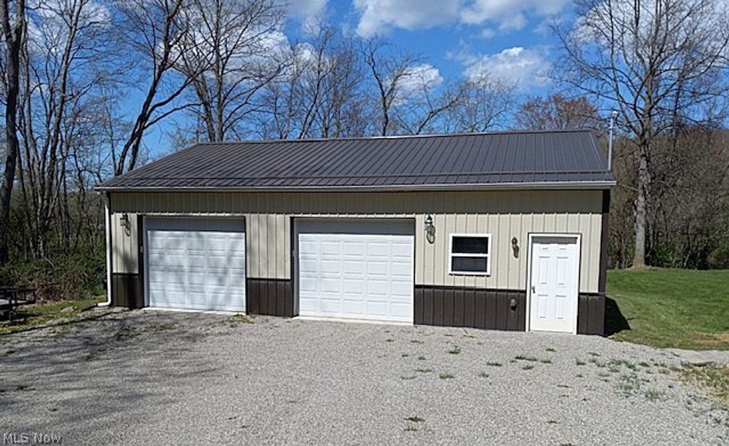 Photo of 2654 Darlington Drive, Zanesville, OH 43701 (MLS # 5191663)