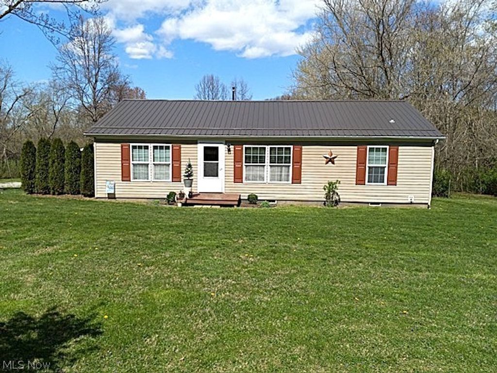 Photo of 2654 Darlington Drive, Zanesville, OH 43701 (MLS # 5191663)