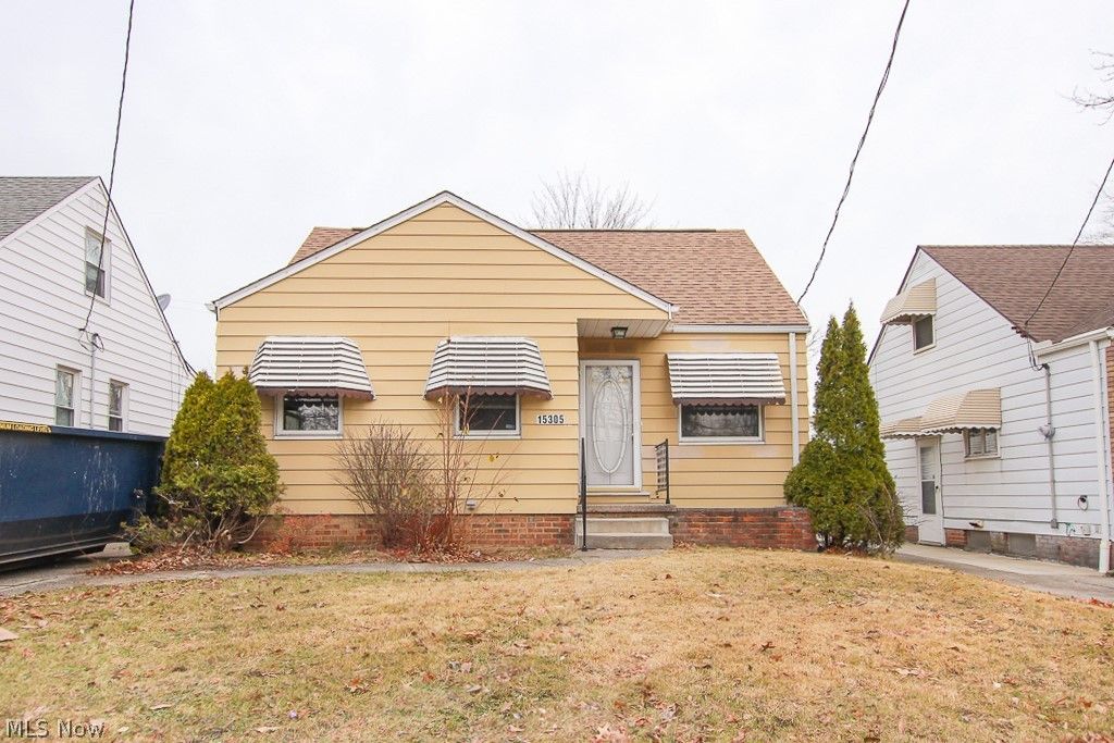 Photo of 15305 Rockside Road, Maple Heights, OH 44137 (MLS # 5191531)