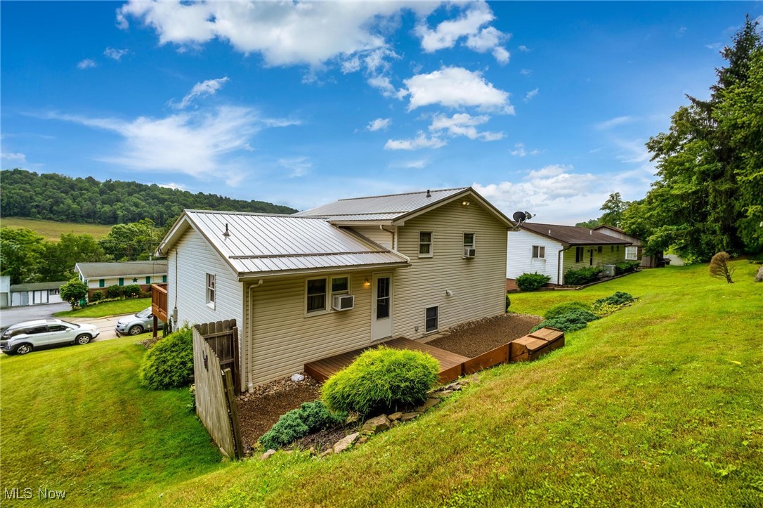 720 W FERNWOOD Drive