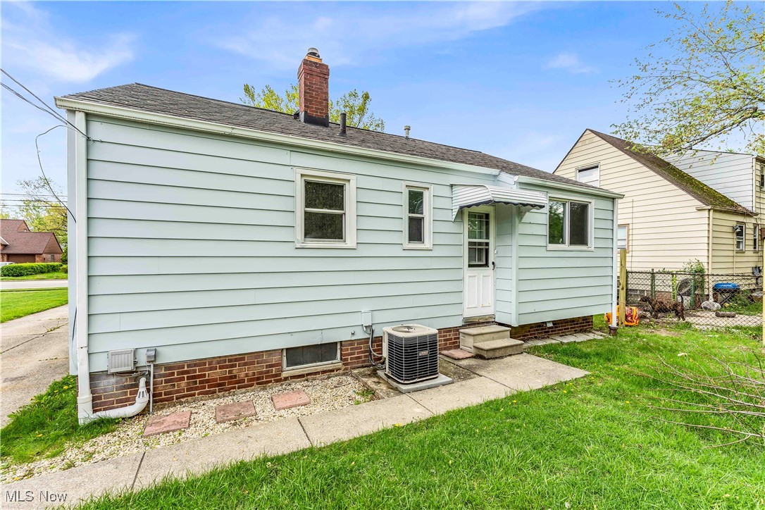 860 E 260th Street, Euclid, Ohio image 20