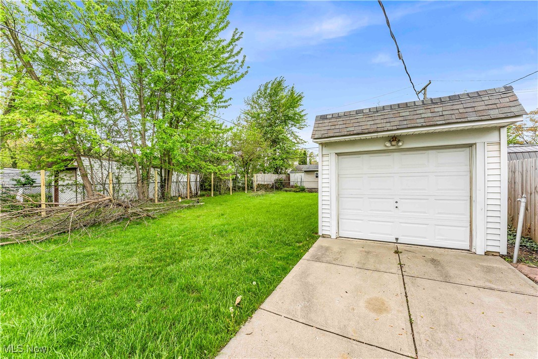 860 E 260th Street, Euclid, Ohio image 21