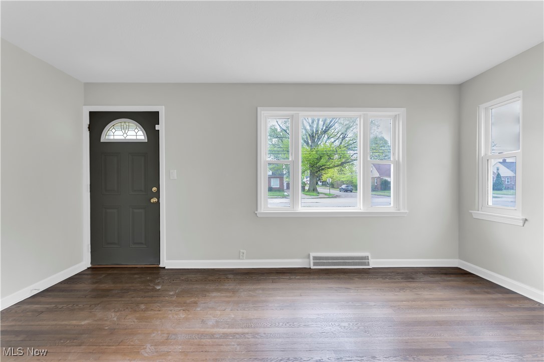 860 E 260th Street, Euclid, Ohio image 4