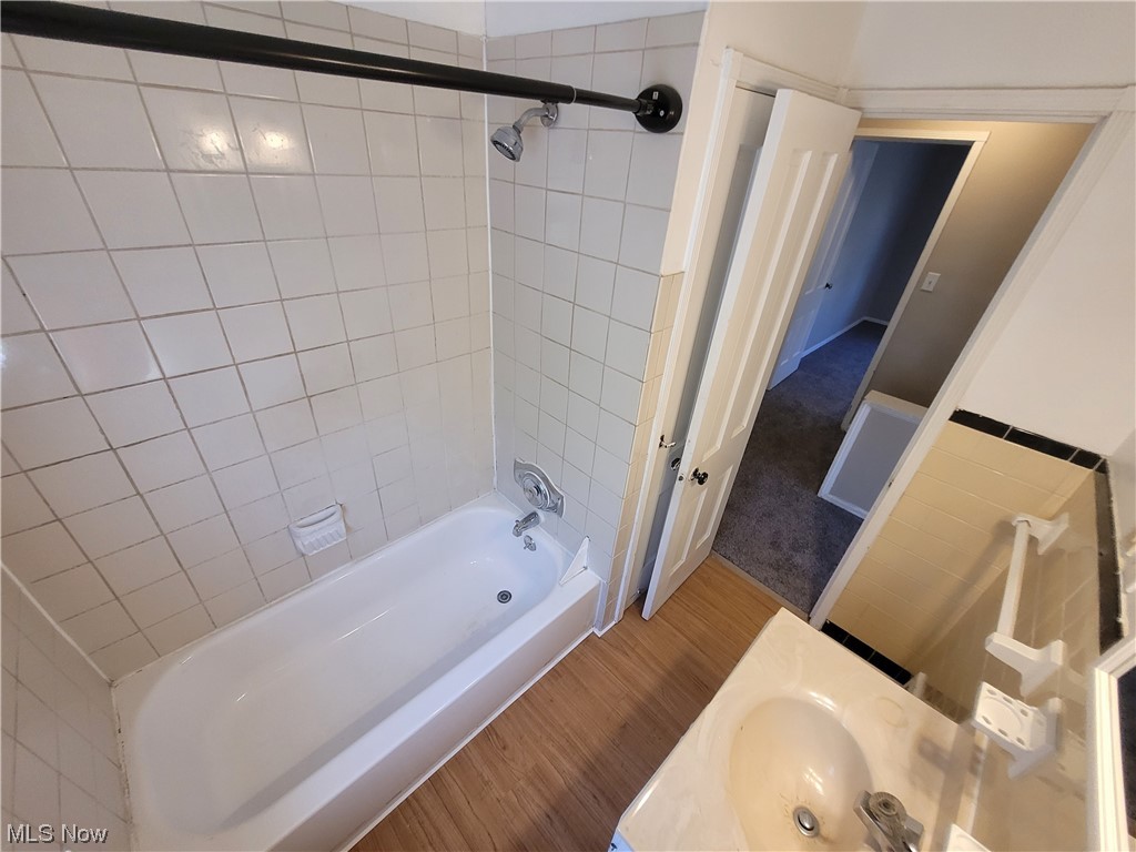 Lakeshore Blvd East 260 S - Residential Lease