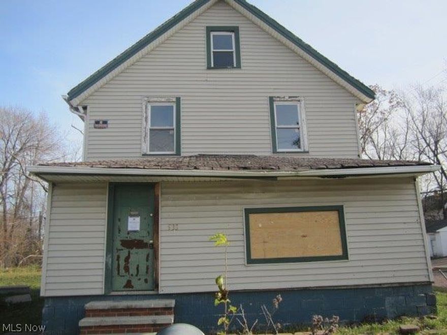 Selling As-Is, seller to make no repairs, this house has great potential for investment or owner occupied, freeway accessible, near restaurants, shopping plaza, parks, and schools, on the bus line also.