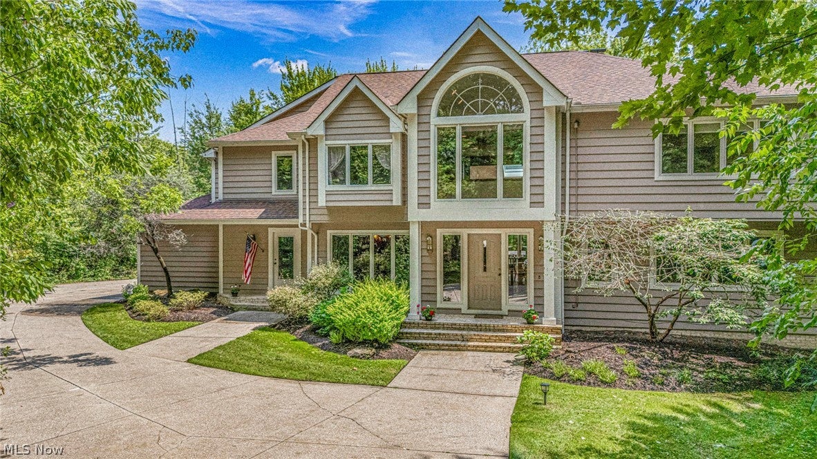 150 Sterncrest Drive