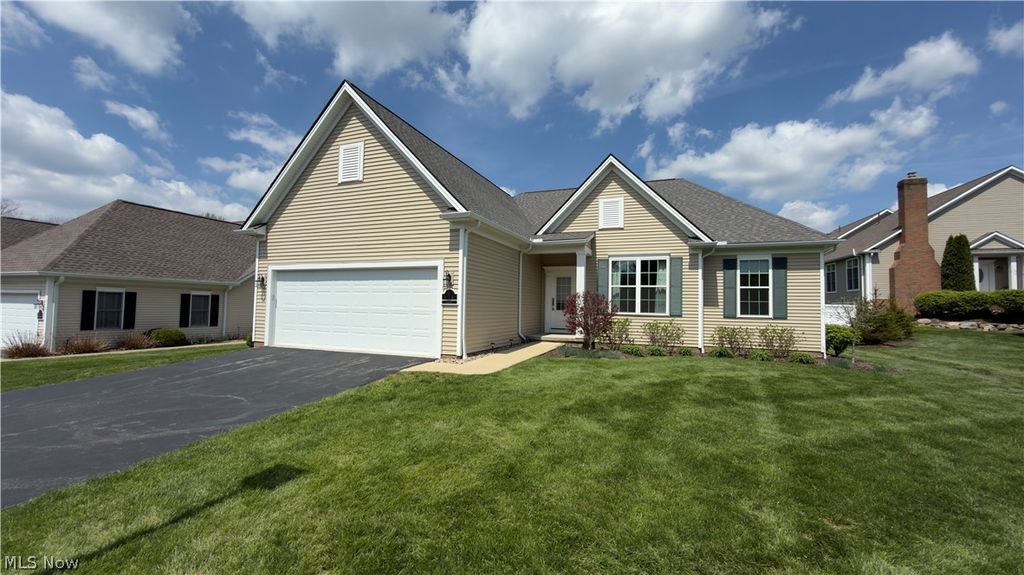 Photo of 8155 Knolls Way Way, Chagrin Falls, OH 44023 (MLS # 5204623)
