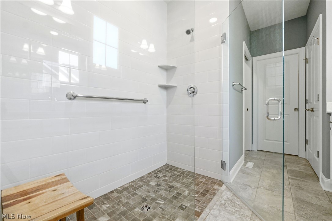 Chagrin Knolls - Residential