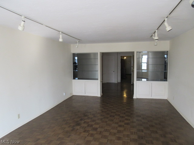 Shaker Court Condo - Residential