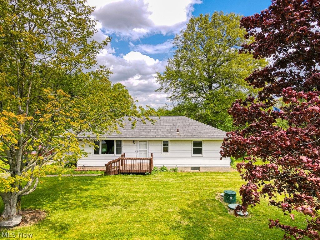 Photo of 425 W Bath Road, Cuyahoga Falls, OH 44223 (MLS # 5210674)