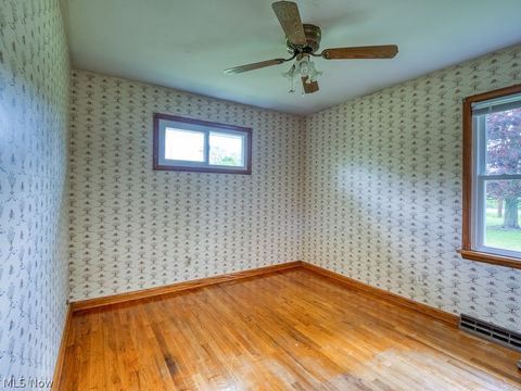 Tiny photo for 425 W Bath Road, Cuyahoga Falls, OH 44223 (MLS # 5210674)