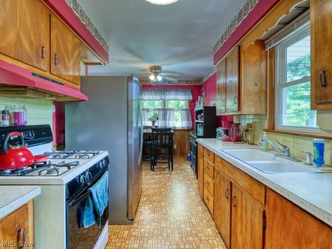 Tiny photo for 425 W Bath Road, Cuyahoga Falls, OH 44223 (MLS # 5210674)