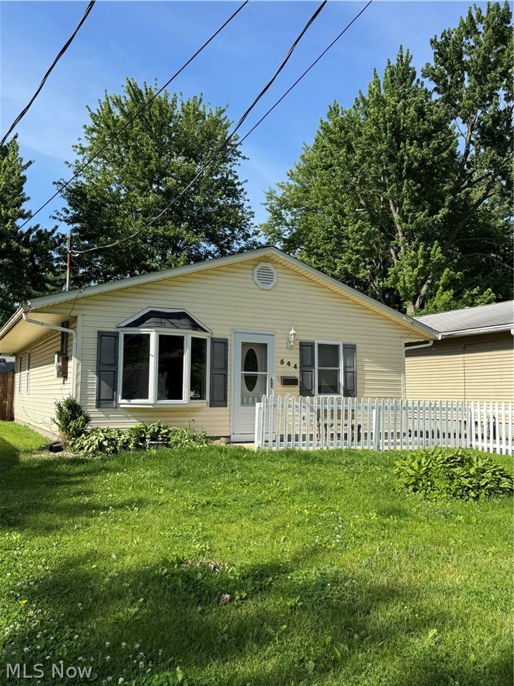 Photo of 544 Purdue Avenue, Elyria, OH 44035 (MLS # 5213419)
