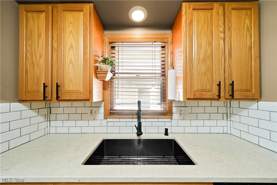 6206 Hampstead Avenue, Parma, Ohio image 10