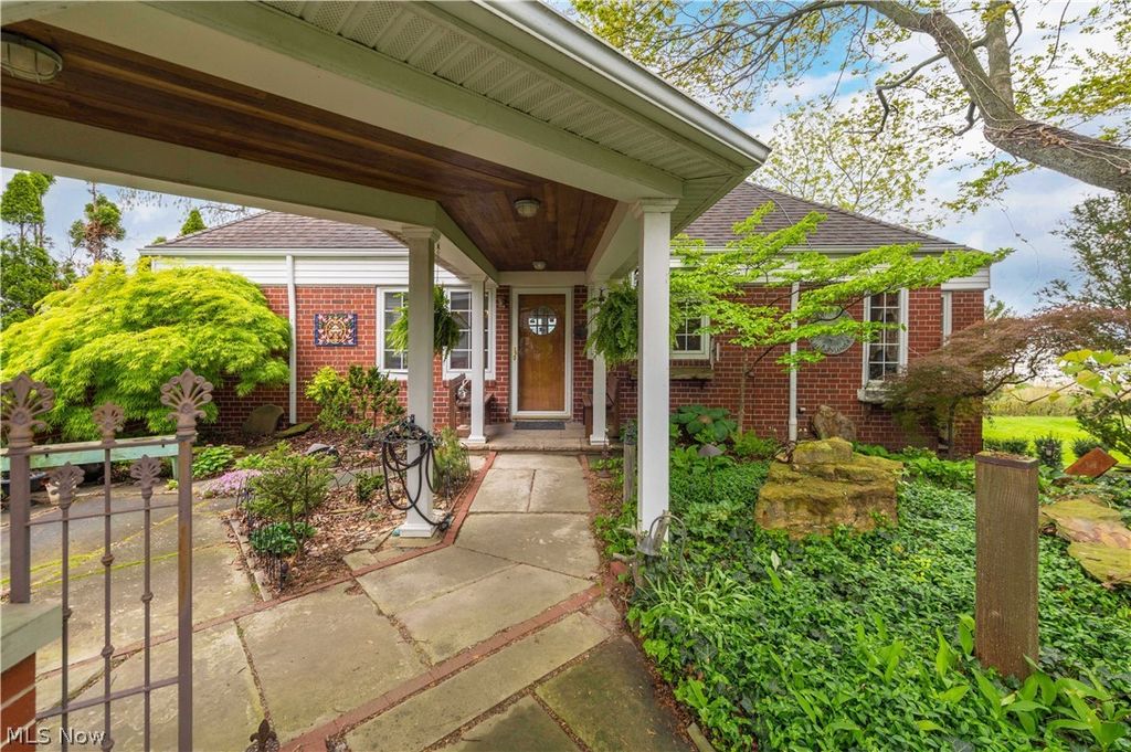 Photo of 5918 Liberty Avenue, Vermilion, OH 44089 (MLS # 5205449)