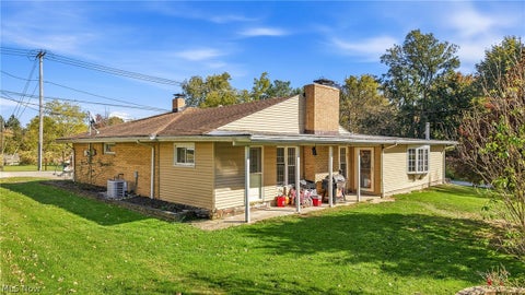 Tiny photo for 208 Creed Avenue, Hubbard, OH 44425 (MLS # 5252196)