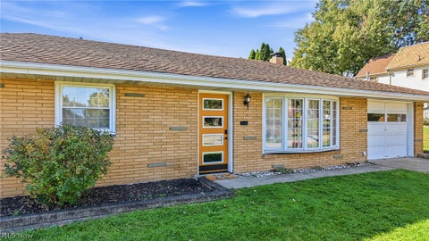 Tiny photo for 208 Creed Avenue, Hubbard, OH 44425 (MLS # 5252196)