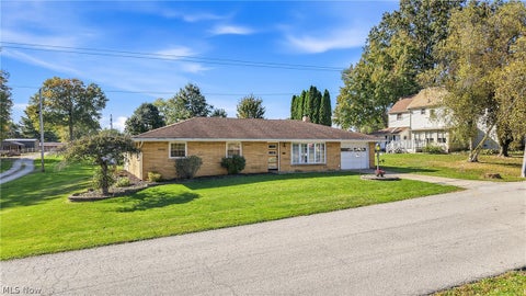 Tiny photo for 208 Creed Avenue, Hubbard, OH 44425 (MLS # 5252196)