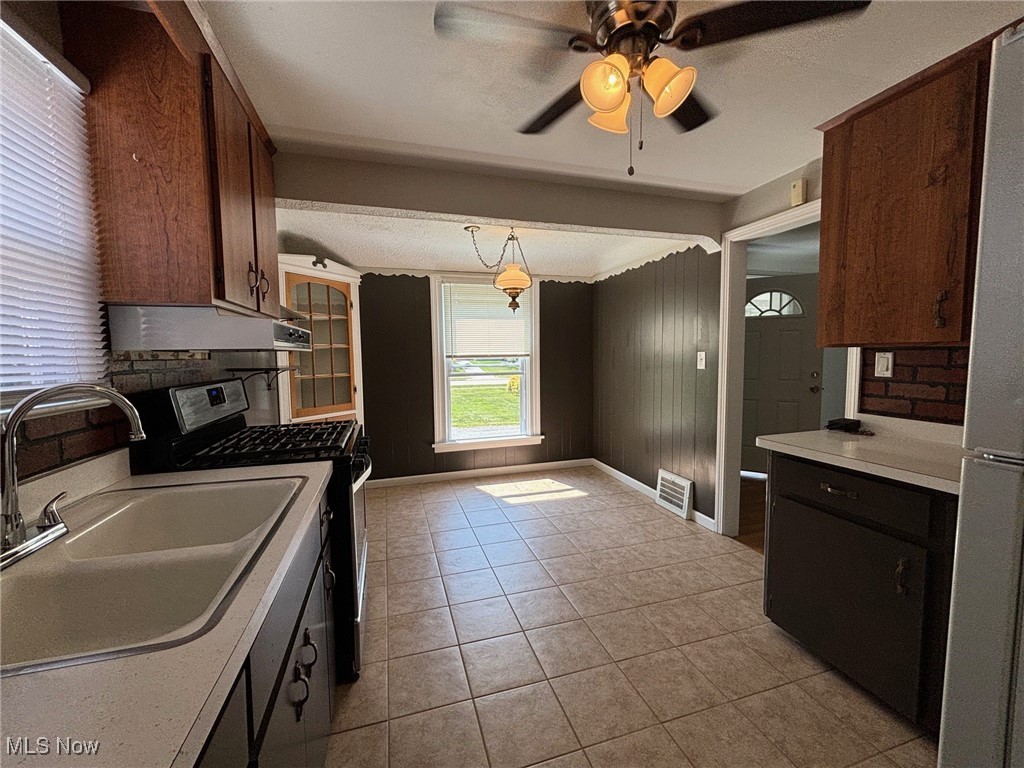 Grand Boulevard - Residential Lease