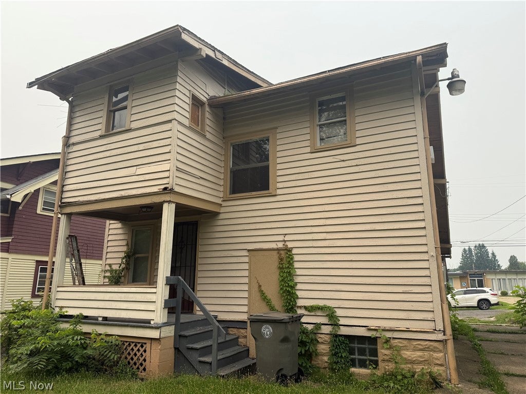531 W Chalmers Avenue
