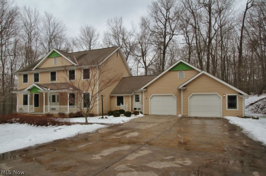 Privacy plus this large 2 story home situated on 2.40 acres of woods on a cul-de-sac close to all amenities such as medical centers , shopping just 2 minutes to the mall, 4 or 5 bedrooms 3.5 bathrooms perfect for a large family.