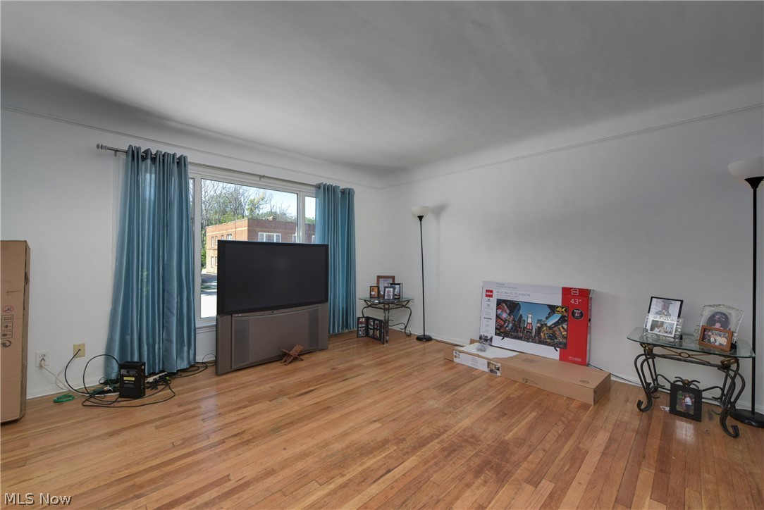 Apartment Realty Cos - Residential Income