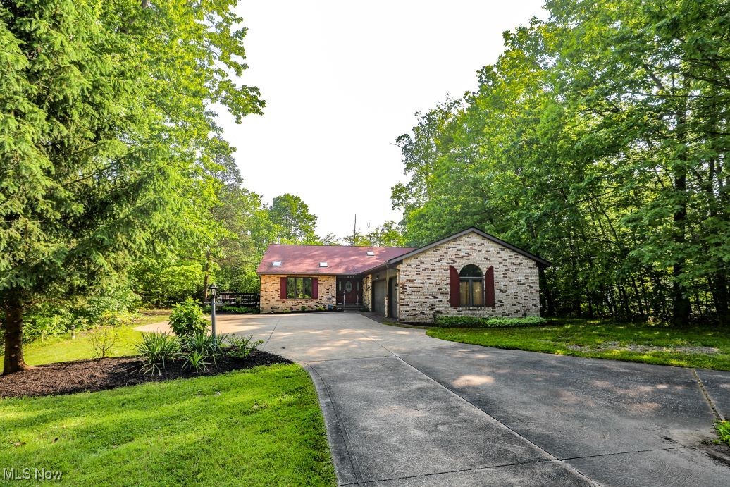 457 E Pioneer Trail, Aurora, Ohio image 2