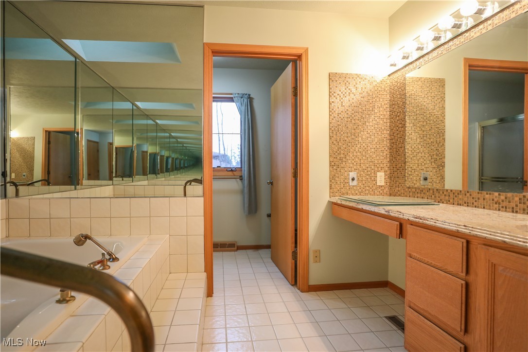 457 E Pioneer Trail, Aurora, Ohio image 17