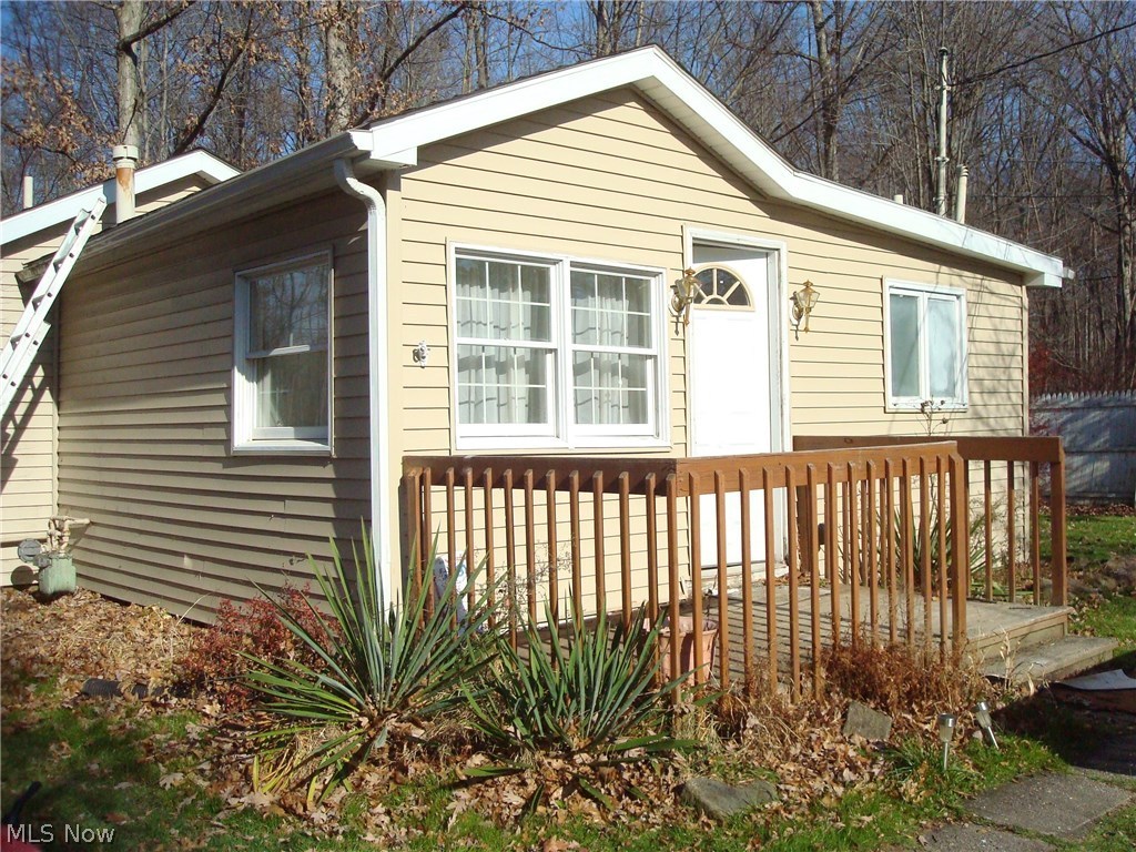 1 Bedroom-1 Bath home in Lake Milton close to the lake. Jackson Milton Schools