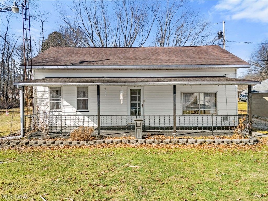 Photo of 550 Johnson Avenue, Alliance, OH 44601 (MLS # 5189358)